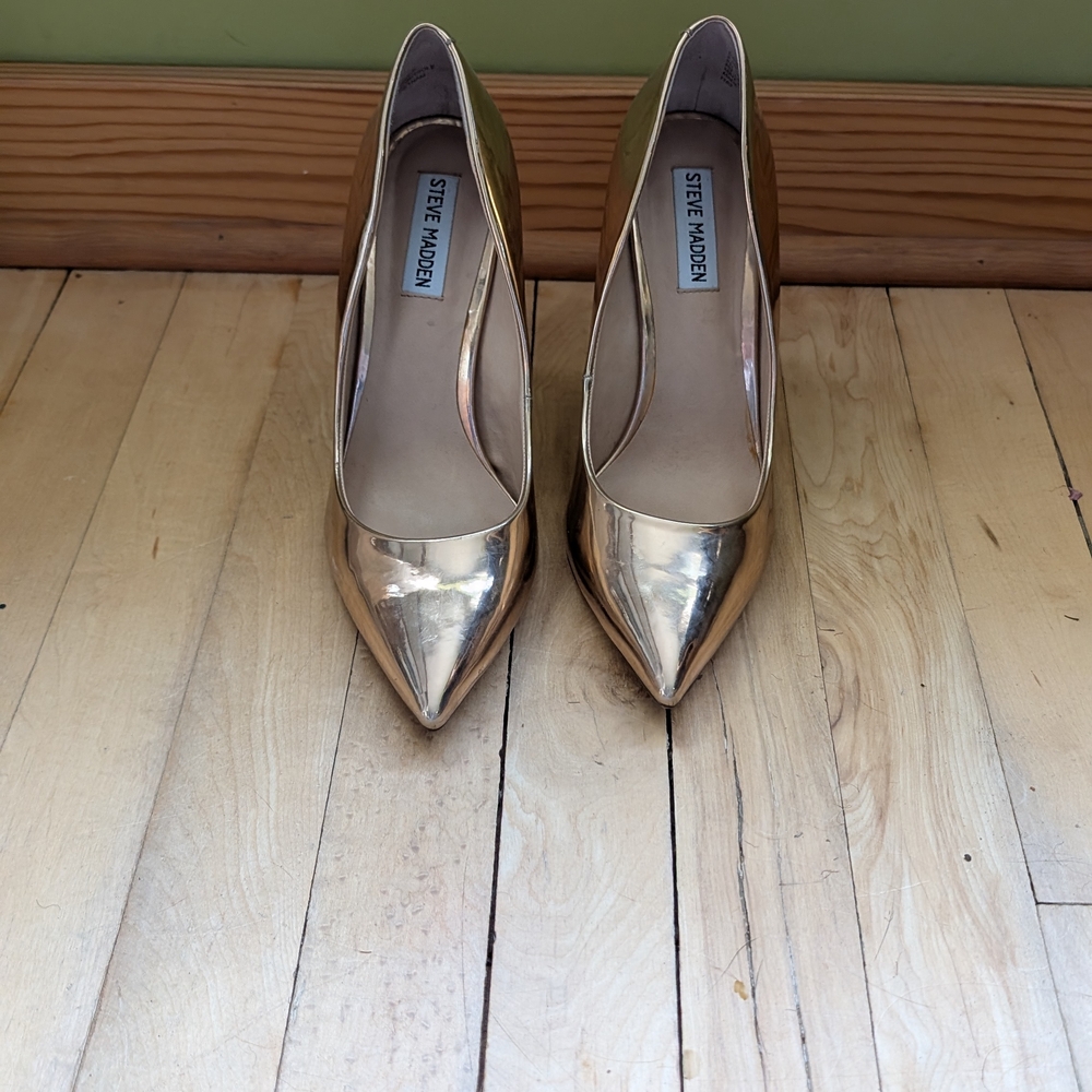 Steve Madden Shimmering Gold Pointed Heels